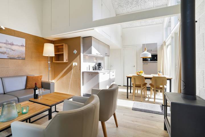 Ferienhaus für 4 Personen, mit Terrasse und Balkon/Terrasse