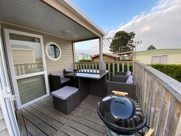 Gîte pour 4 personnes, avec terrasse et piscine à Biville-sur-Mer