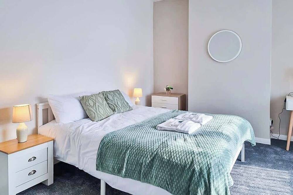 Modern Contractor House near Beach & Gaming Room in Cleethorpes, Grimsby and Cleethorpes
