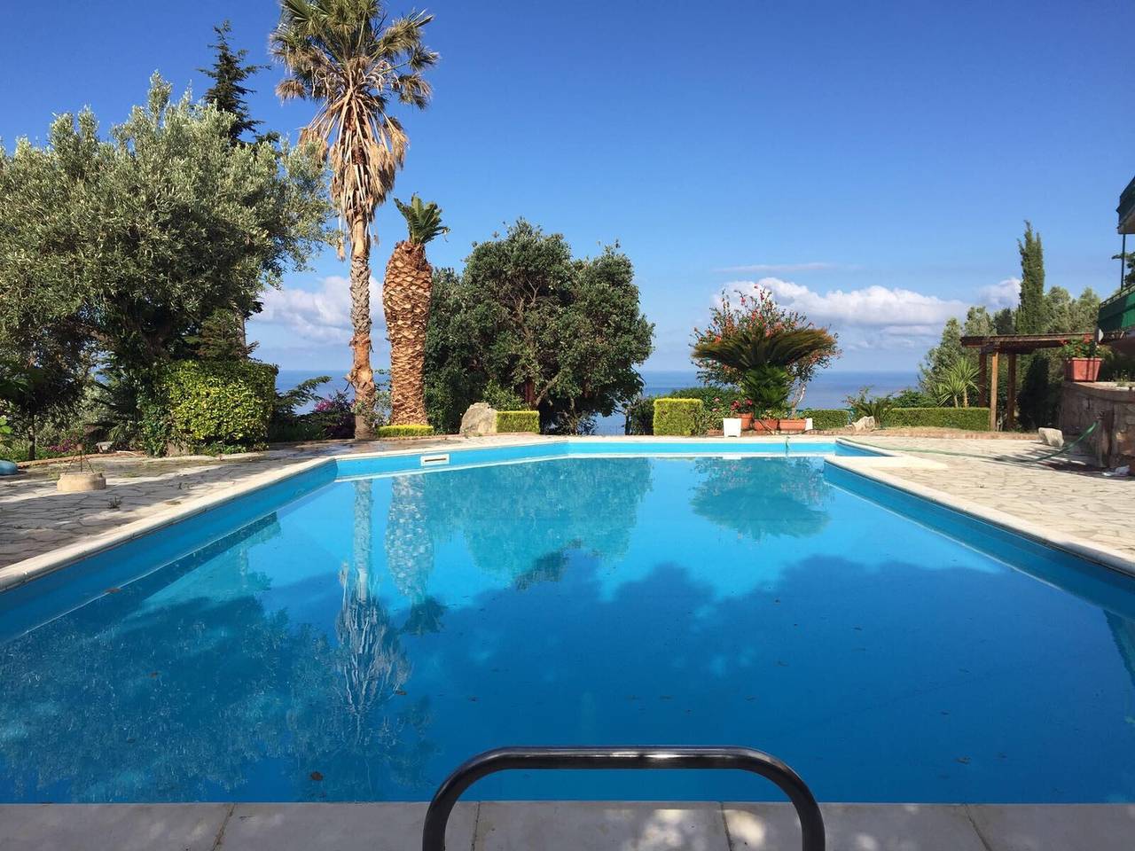 Maison de vacances « Villa Letizia 16 pers. » avec vue mer, piscine privée et Wi-Fi in San Lucido, Côte Tyrrhénienne Calabre