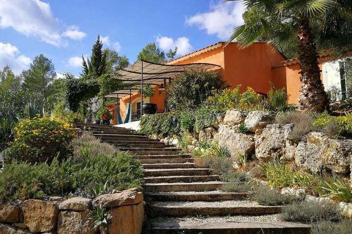Villa für 10 Personen, mit Terrasse und Garten sowie Whirlpool - 1