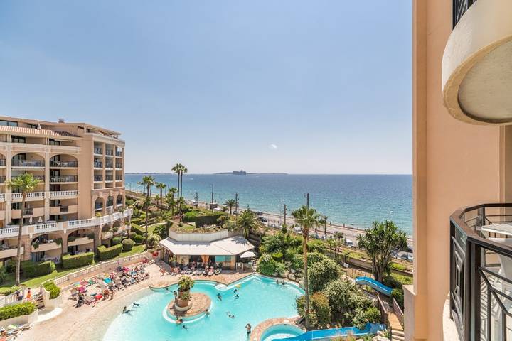 Gîte pour 5 personnes, avec terrasse ainsi que piscine et jardin, animaux acceptés dans Cannes La Bocca - 2