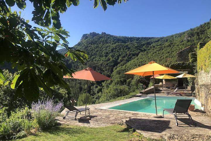 Location de vacances pour 6 personnes, avec Terrasse et Jardin à Saint-Rome-de-Cernon
