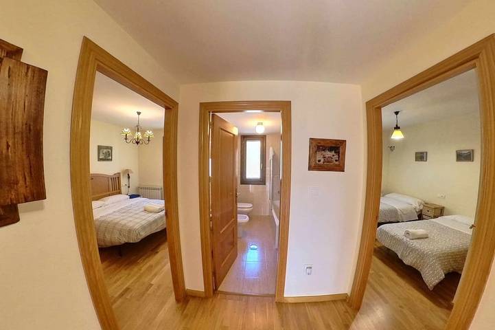 Ganze Wohnung, Los Avellanos - tucasaenlospirineos in Escarrilla, Sallent de Gállego