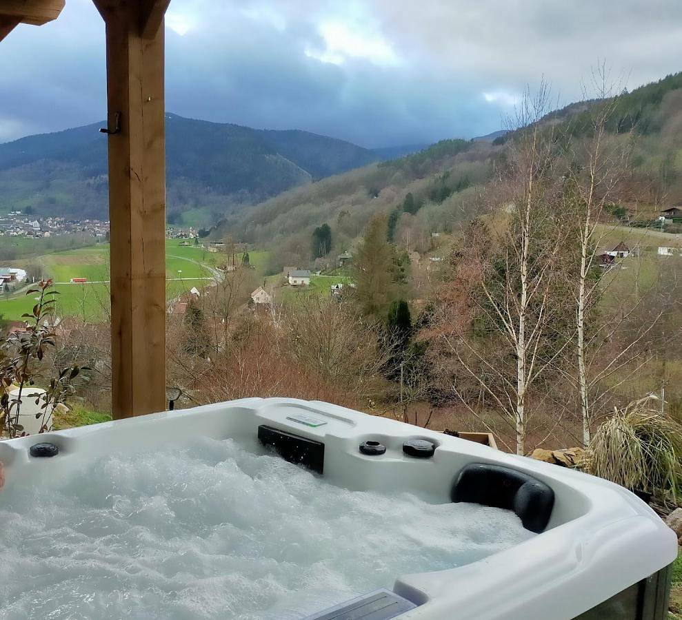 Appartement entier, Au chalet de Jo avec accès à l'espace piscine et jacuzzi in Muhlbach-sur-Munster, Parc naturel régional des Ballons des Vosges