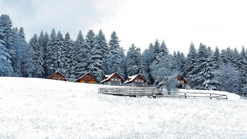 Dom dla 7 osób, z ogród i widok oraz basen w Kasina Wielka