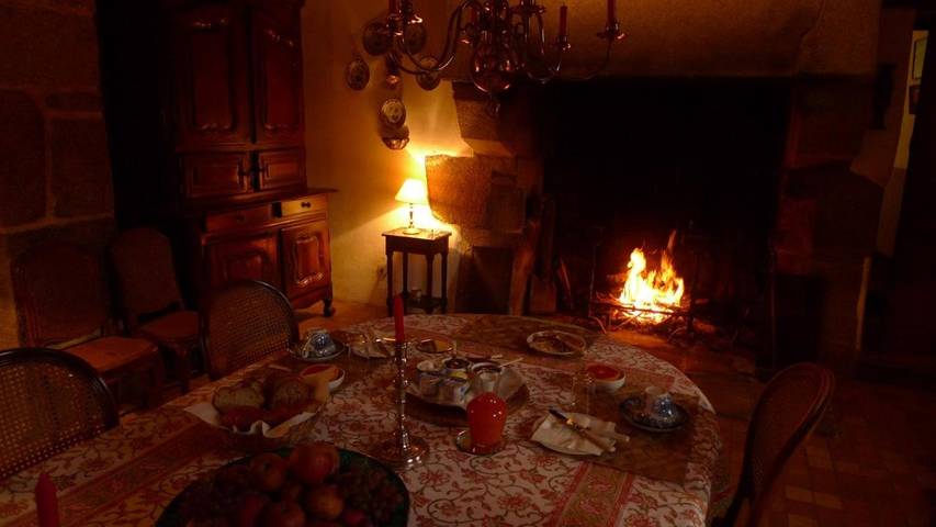 Location de vacances pour 2 personnes, avec vue et jardin à Ploubezre - 2