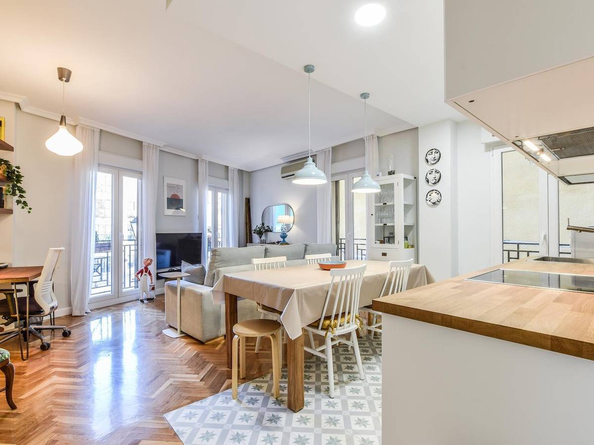 Appartement entier, Apartamento reformado en Lavapiés de alquiler temporal in Centro (Madrid), Madrid