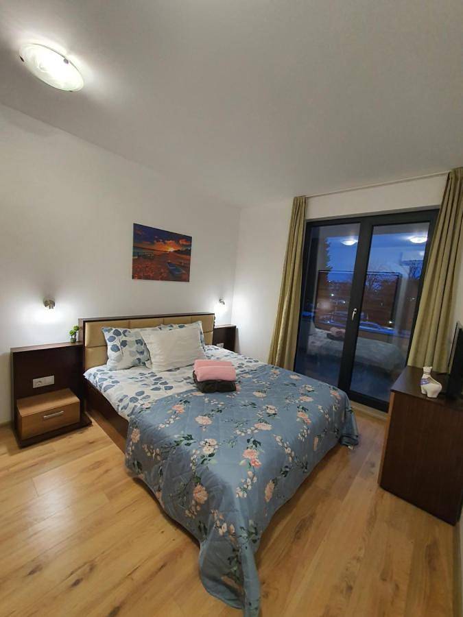 Apartament wakacyjny dla 4 osób, z Balkon i Taras oraz Ogród i Widok w Burgas