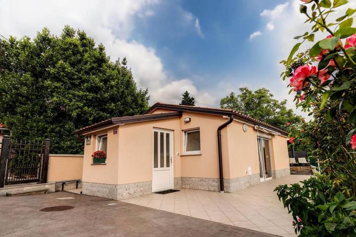 Ferienhaus für 4 Personen, mit Garten und Whirlpool in Slowenien