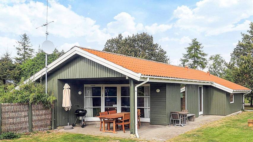 Ferienhaus für 9 Personen, mit Terrasse und Sauna in Marielyst
