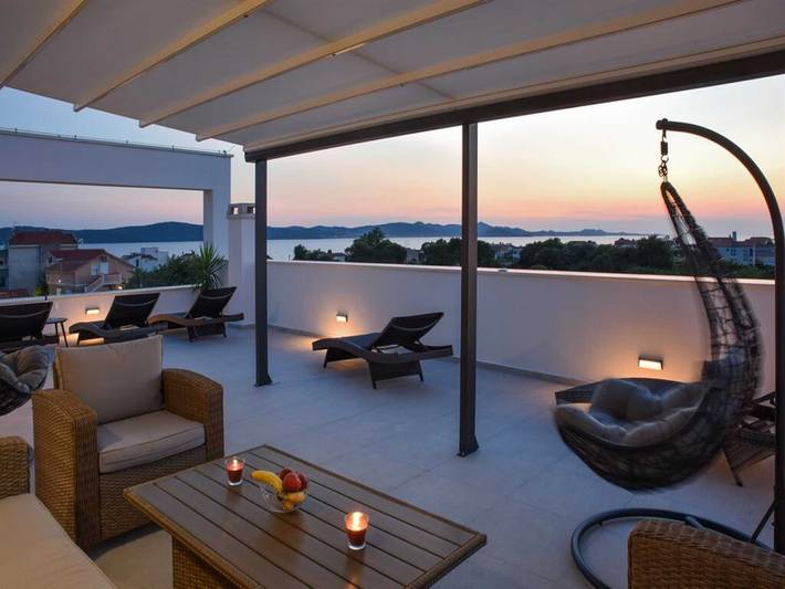 Ferienwohnung für 6 Personen, mit Pool und Meerblick sowie Balkon in Zadar - 3