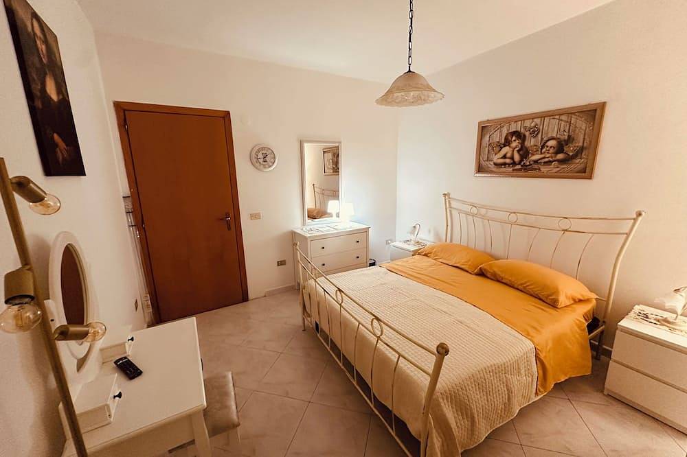 Appartement entier, La Dimora Dei Tre Delfini, Historic Center, Capaccio (Sa) Cin: It065025C2M2Gq7Y7C in Capaccio, Cilento