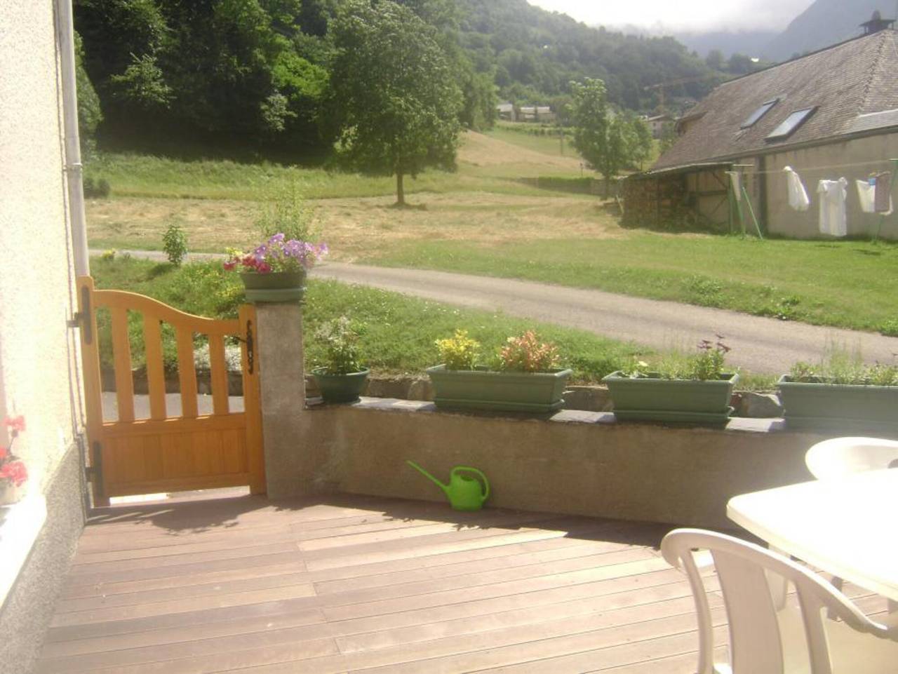 Appartement entier, Appartement 'Cazaux - Appt 1' avec vue sur les montagnes, terrasse privée et Wi-Fi in Esterre, Parc national des Pyrénées