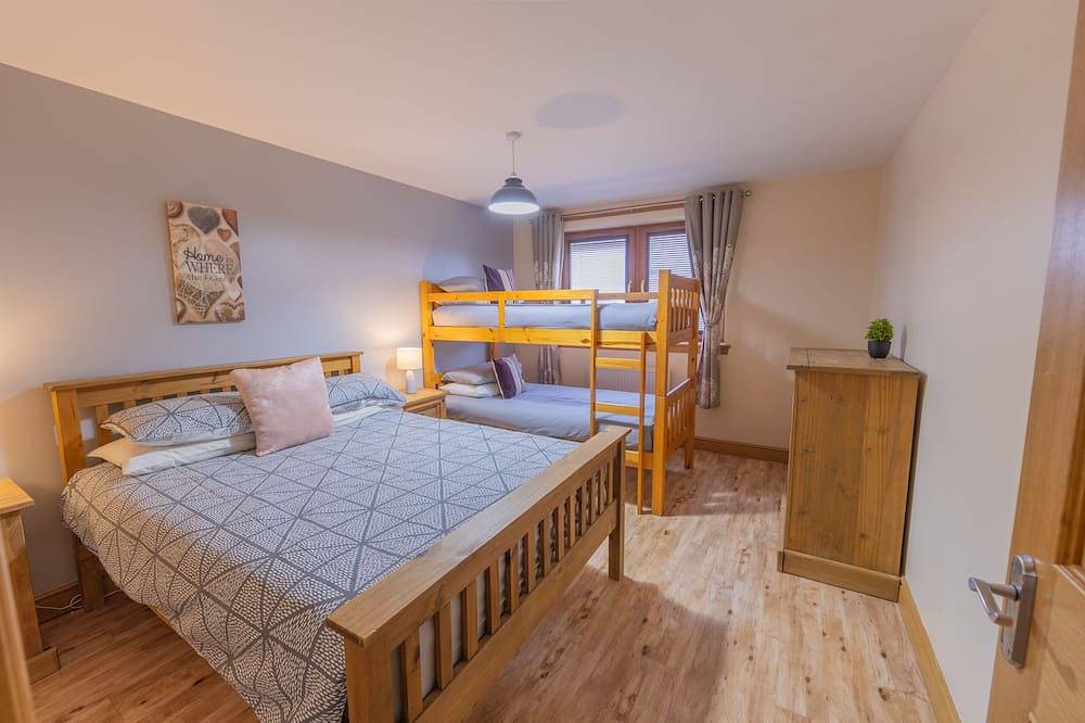 Ganze Wohnung, Apartment-Superior-Eigenes Badezimmer-1 Bedroom with Bunk Beds in Stranraer, Dumfries und Galloway