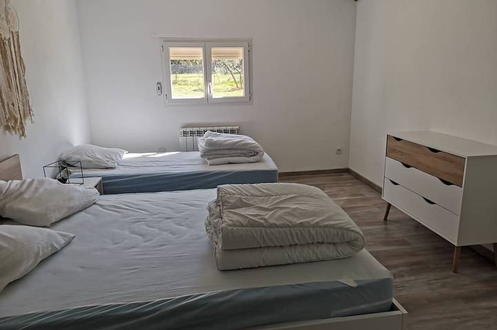 Location de vacances pour 8 personnes, avec jardin et terrasse à Saint-Laurent-la-Vernède - 3