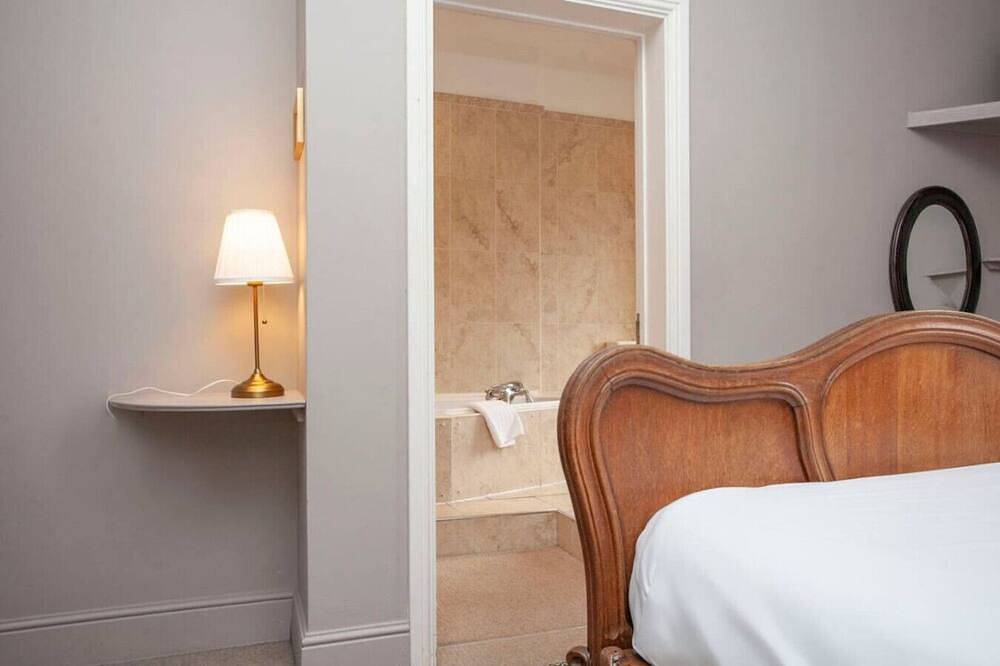 Higgihaus 5 Sleeps 14-16 Hens Stags Big in Cardiff Bay, Cardiff