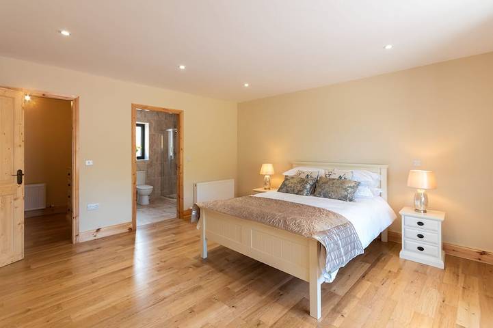 Luxuriöses Ferienhaus mit 4 Schlafzimmern und Meerblick auf Valentia Island in Valentia Island