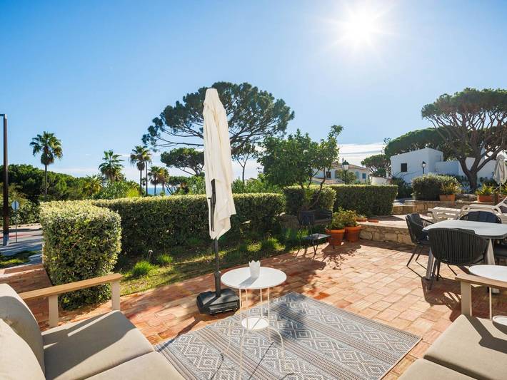 Holiday apartment for 6 people, with balcony/terrace and ocean view in Vale do Lobo