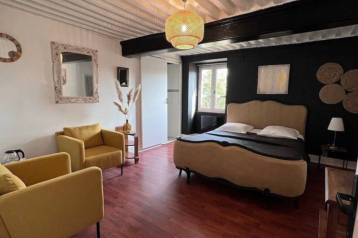 Location de vacances pour 2 personnes, avec jardin dans Senozan - 2