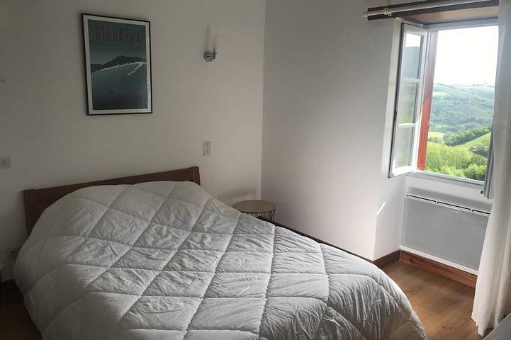 Location de vacances pour 6 personnes, avec jardin et piscine à Itxassou - 3