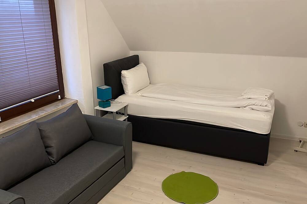 Dorfstraße 4 W4 - 2 Zimmer mit Parkplatz in Neumünster, Schleswig-Holstein Binnenland