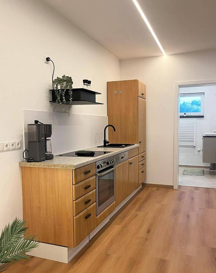 Ganze Wohnung, 2-Bedroom Apartment at Hahn Airport in Bärenbach, Hunsrück