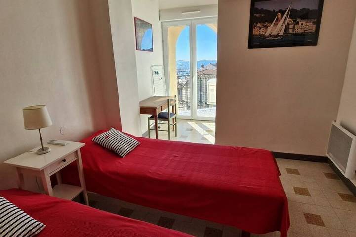 Gîte pour 4 personnes, avec balcon dans Plage de Renécros - 2