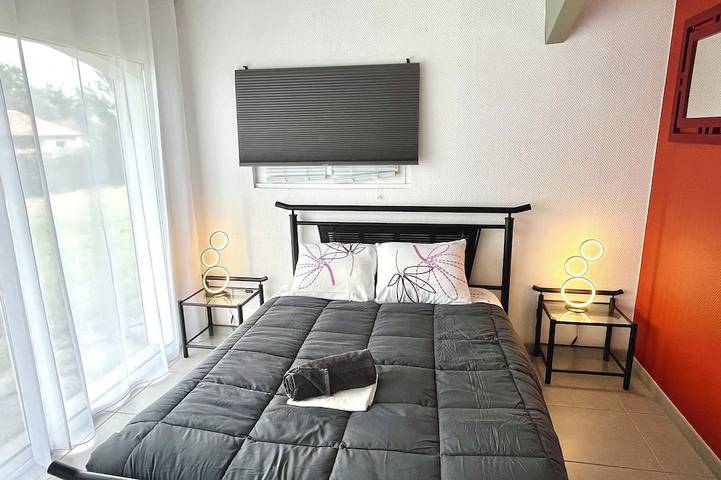 Location de vacances pour 16 personnes, avec jardin à Sainte-Eulalie-en-Born - 2