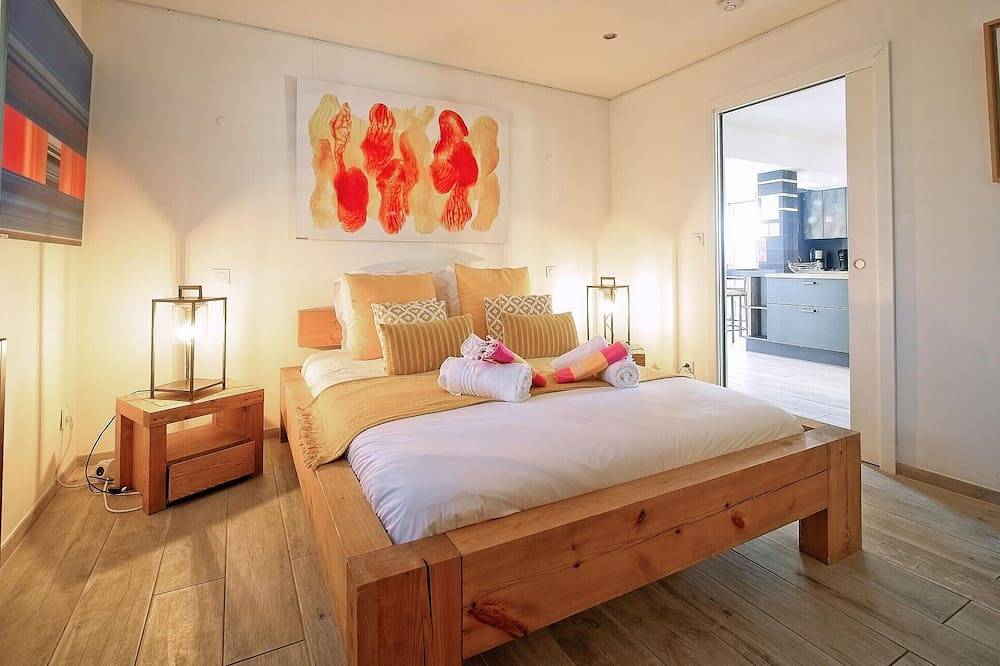 Nice home in Saint Martin De Crau in Saint-Martin-de-Crau, Arles region