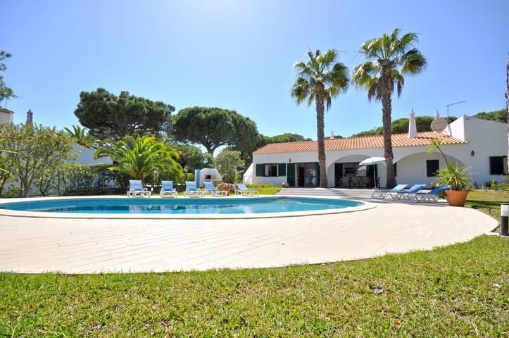Villa for 10 people, with view and garden in Quarteira