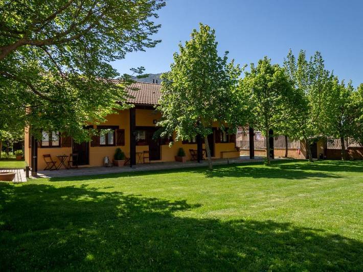 Casa rural para 6 personas, con vistas y jardín, Se admiten mascotas en Valle de Benasque - 2