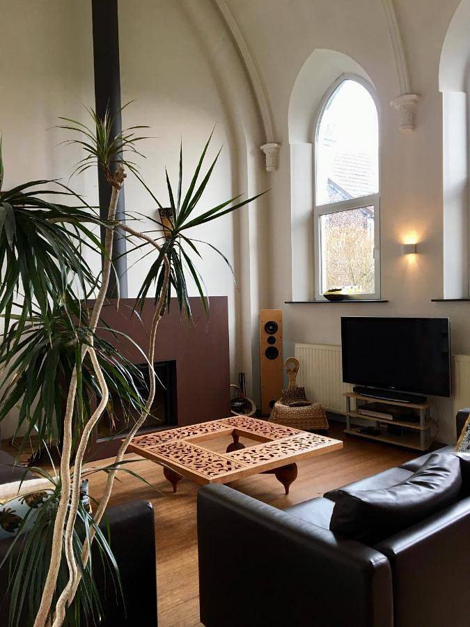 Location de vacances pour 6 personnes, avec vue et jardin dans Éprave