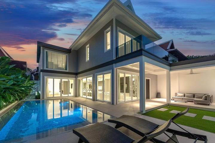 Villa pour 10 personnes, avec jacuzzi ainsi que terrasse et piscine, animaux acceptés à Pattaya