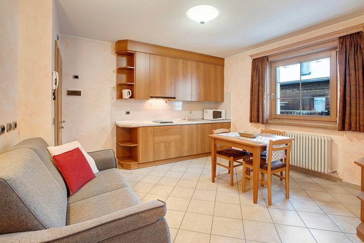 Apartamento entero, Apartamento 'Al Bait Da Marangona 4' con vistas a la montaña, jardín compartido y Wi-Fi in Livigno (Town), Livigno