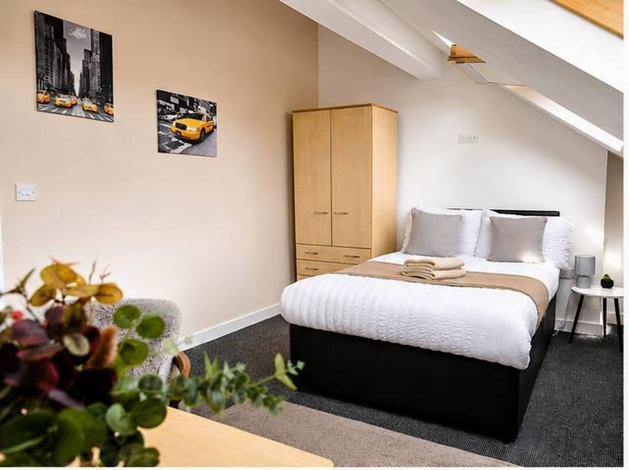 House in Kensington for 16 guests in Liverpool, Merseyside