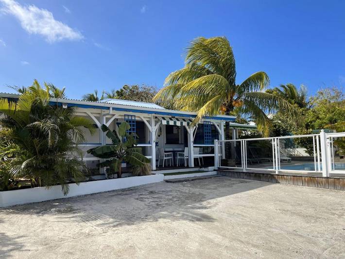 Gîte pour 3 personnes, avec piscine et terrasse dans Anse Tarare - 2