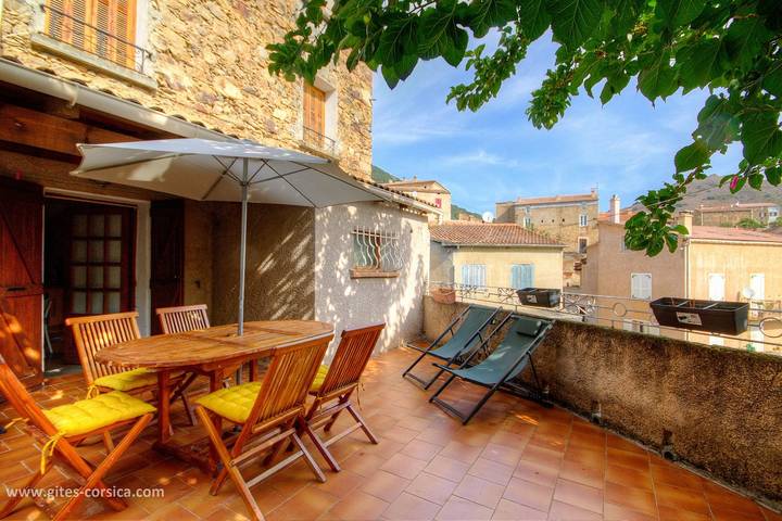 Gîte pour 4 personnes, avec Terrasse et Vue à Moltifao