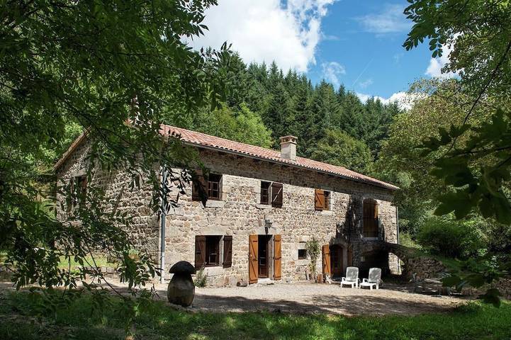Villa pour 6 personnes, avec terrasse et piscine