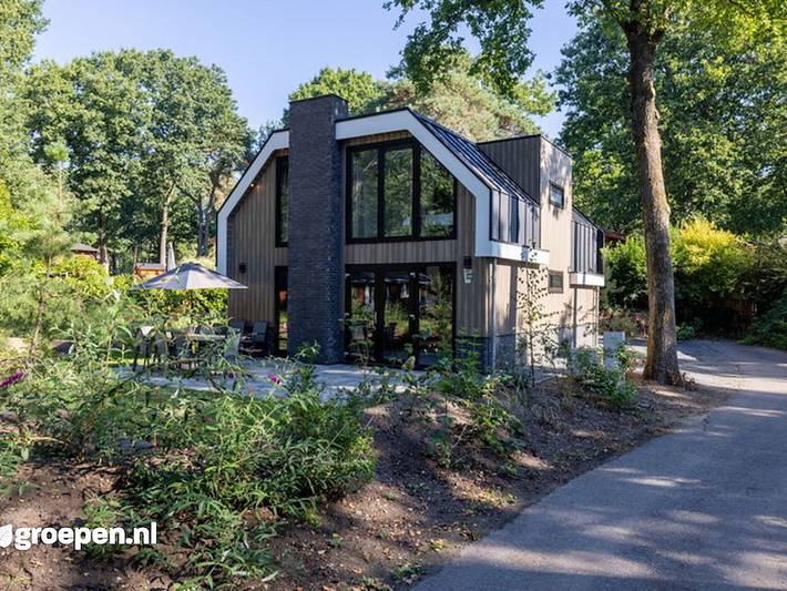 Vakantiehuis voor 10 personen, with balkon/terras and terras as well as sauna in Hoenderloo