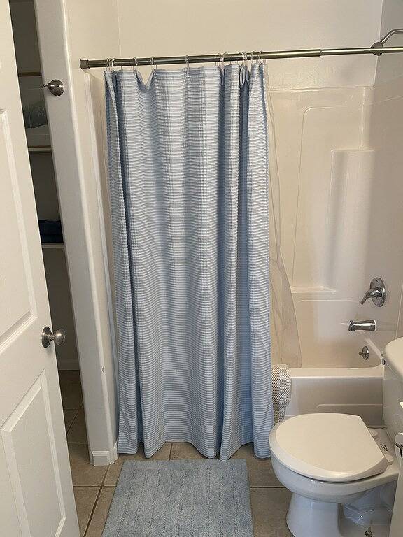 2Br Family-Sized Lower Suite with Private Entrance & Spacious Backyard! in Oakland County