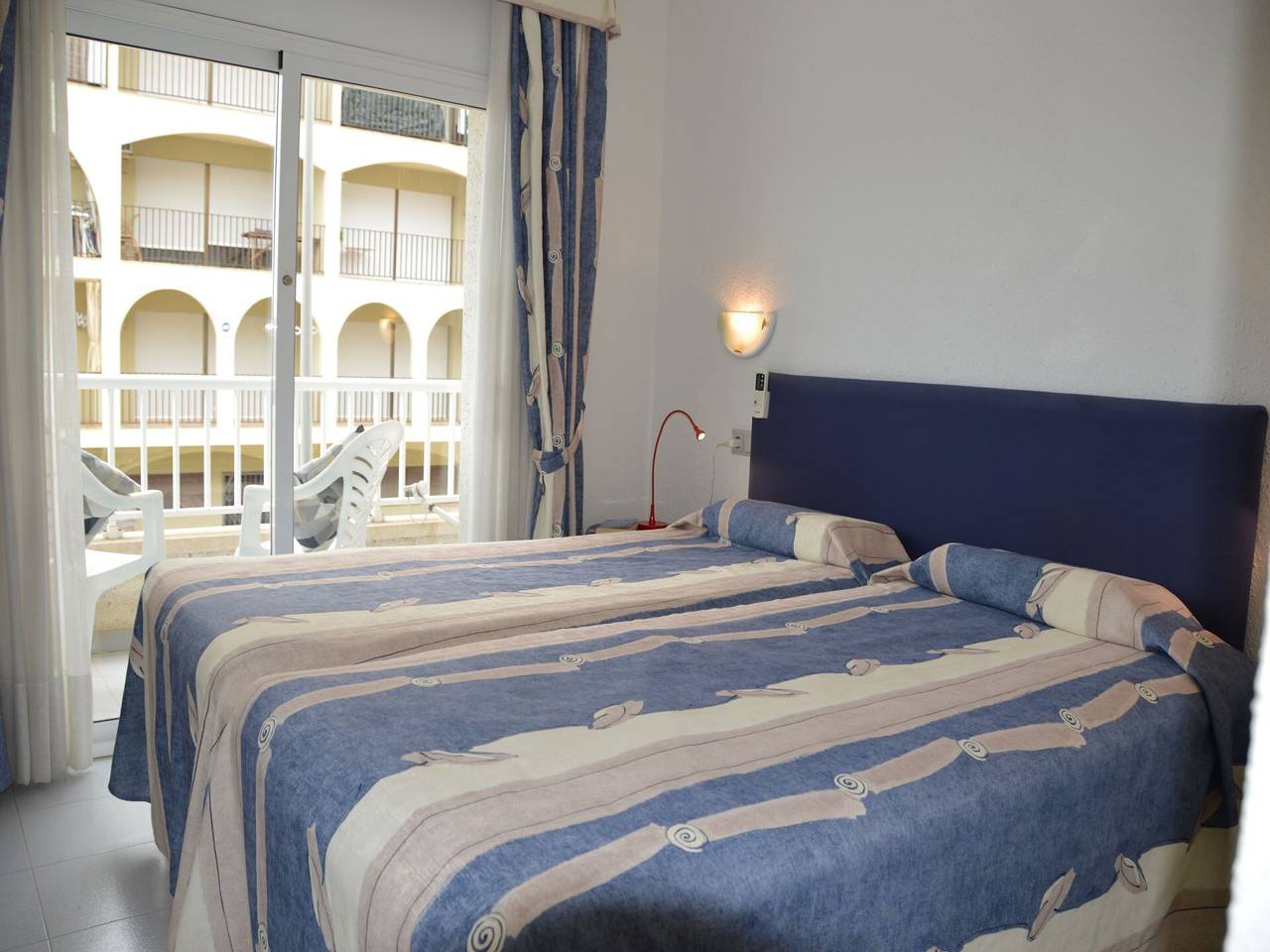 Geheel appartement, Duplex Appartement Mar D'or 018 met gedeeld zwembad, terras & Wi-Fi in l'Estartit, L'Estartit