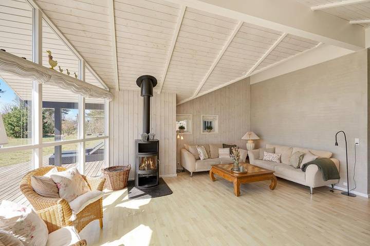 Ferienhaus für 6 Personen, mit Balkon/Terrasse und Whirlpool sowie Garten und Sauna in Filsø See - 4