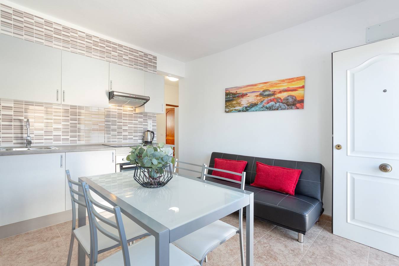 Entire apartment, Vacation Apartment 'Escanfraga 1' with Shared Pool, Private Terrace and Wi-Fi in Villaverde, La Oliva