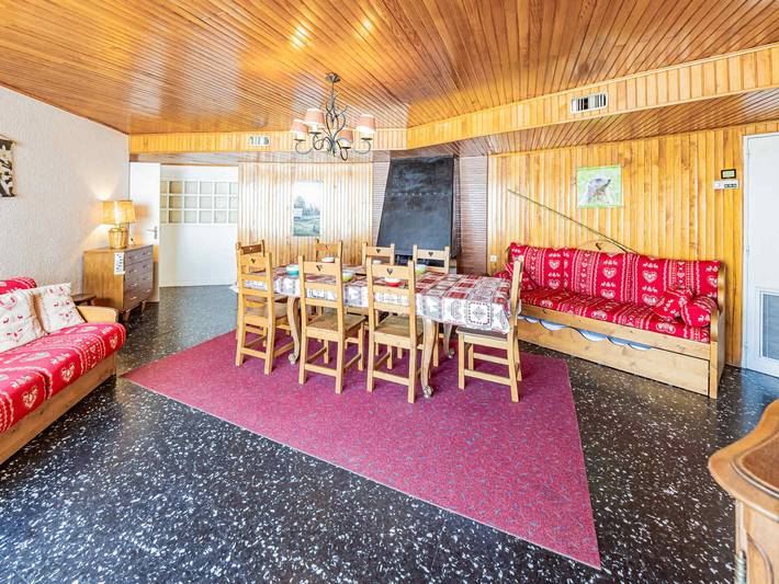 Gîte pour 8 personnes, avec balcon dans Office De Tourisme De Saint Francois Longchamp - 3