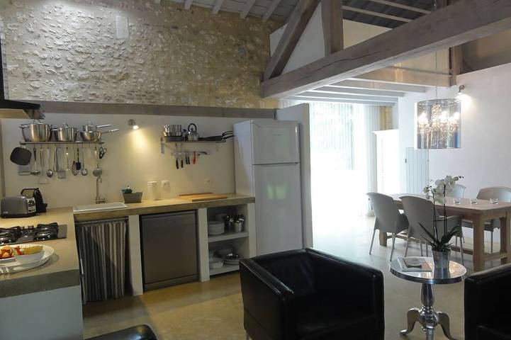 Gîte pour 5 personnes, avec Terrasse ainsi que Jardin et Piscine