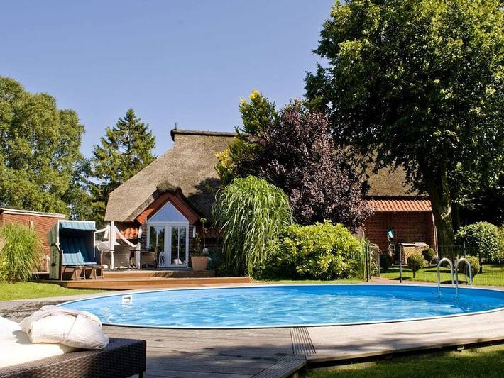 Ferienhaus für 4 Personen, mit Sauna und Garten sowie Pool und Whirlpool in Ostfriesland