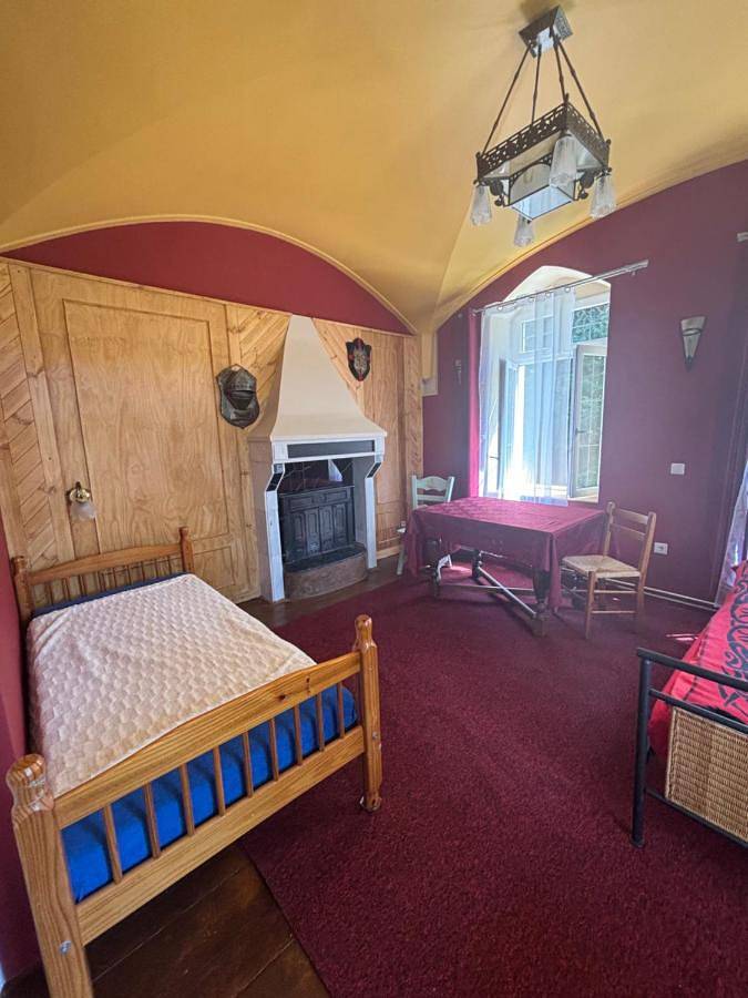 Cały apartament wypoczynkowy, Triple Room with Private Bathroom in Leśna, Dolny Śląsk