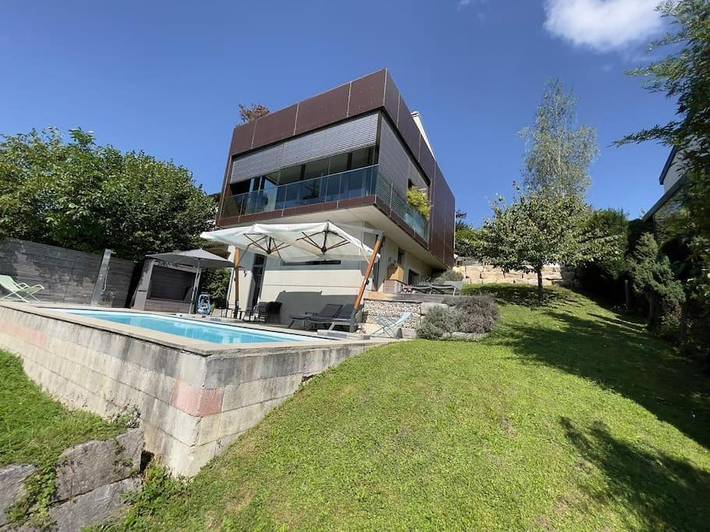 Ferienhaus für 6 Personen, mit Balkon und Terrasse sowie Garten und Pool in Ostfildern