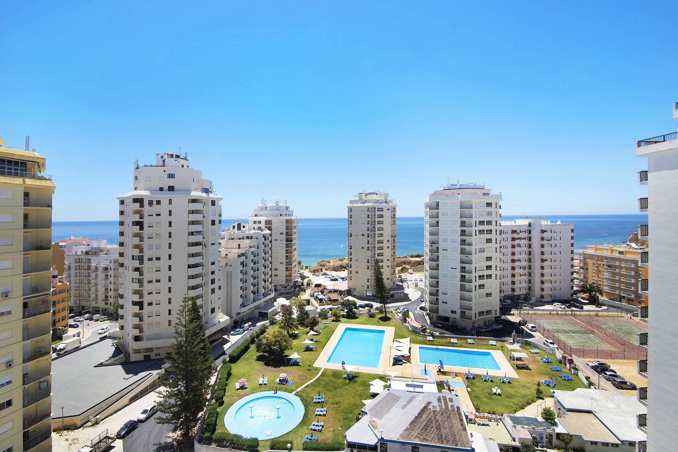 Appartement entier, Apt. São Rafael 11ºd – Vue mer, Wi-Fi et climatisation in Armação de Pêra (costa), Armação de Pera